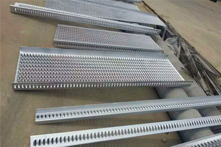 不銹鋼鱷魚(yú)嘴沖孔板